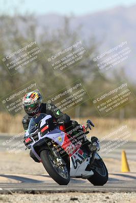 media/Dec-01-2025-Moto Forza (Mon) [[2daa91e15f]]/2-Intermediate Group/Session 3 (Turn 3)/